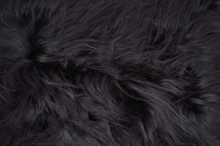 Natural sheepskin – black Island