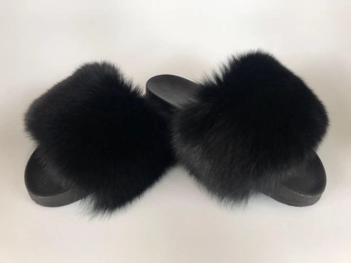 Slides slippers with natural fox fur - black