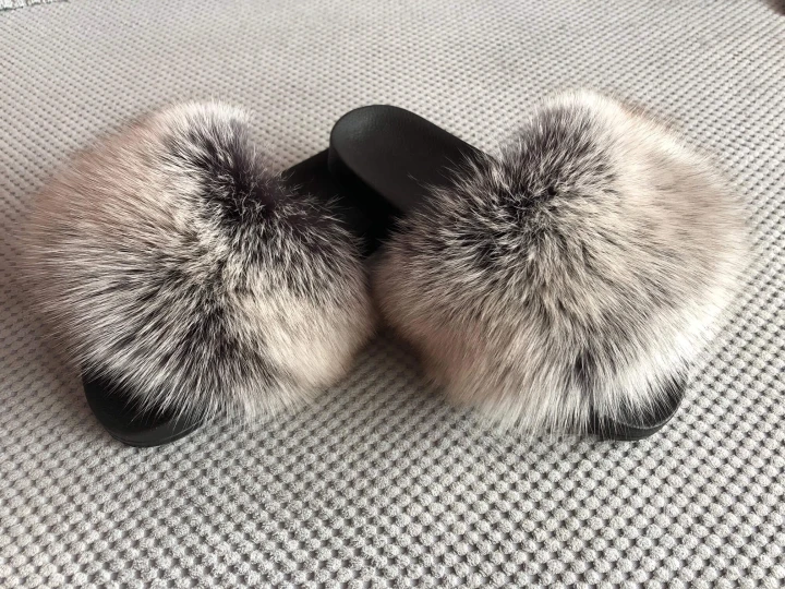 Slides slippers with natural fox fur - silver