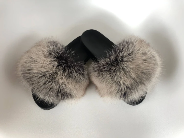 Slides slippers with natural fox fur - silver
