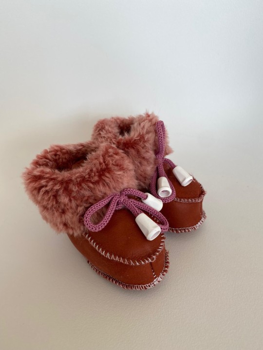 Buciki dziecięce ze skóry owczej 2
