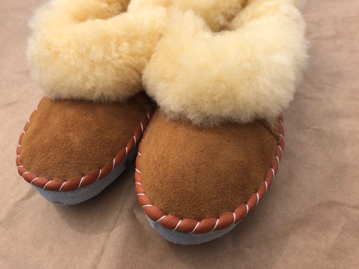 kapcie ze skóry owczej